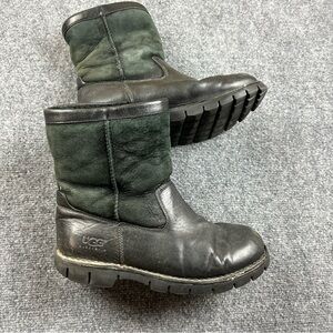 UGGS Men’s Brooks Black Suede/Leather Mid Winter Boot size: 8
